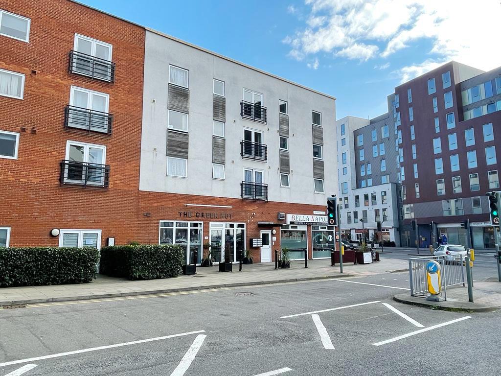 Lot: 90 - LEASEHOLD COMMERCIAL INVESTMENT - 